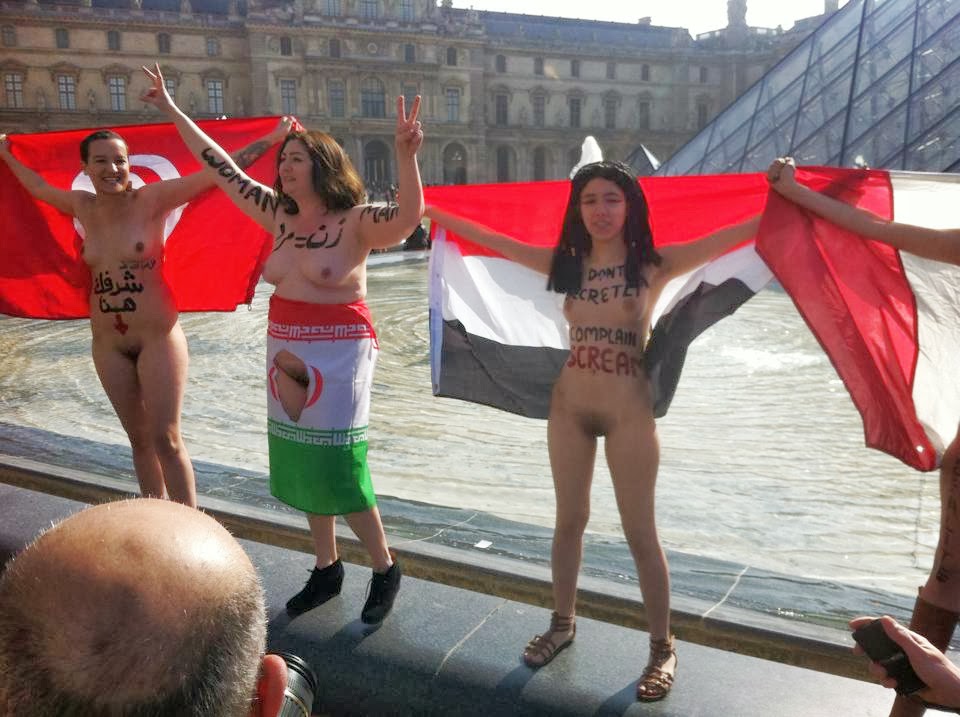 Maryam Namazie vystřihla Aláha z vlajky teokratického Íránského režimu. "Ukončete sexuální apartheid"